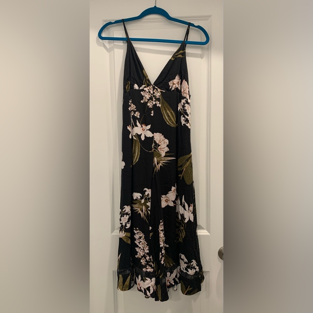 Some Days Lovin Size M Romper NWT with Pockets